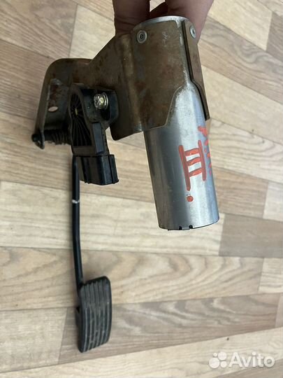 Педаль газа Mitsubishi Pajero 3 3,5 gdi v75w