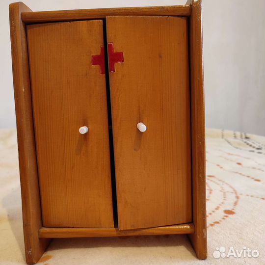 Шкафчик - аптечка настенный, винтаж