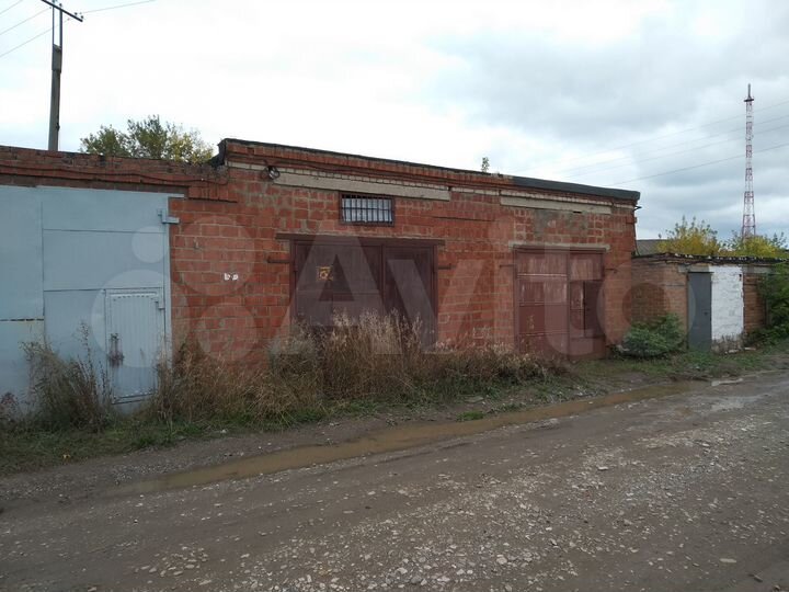 Гараж, > 30 м²