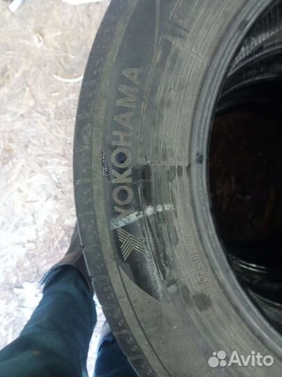 Yokohama BluEarth AE50 215/65 R17 99V