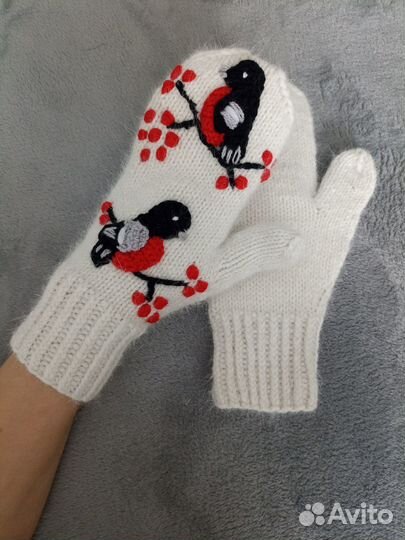 Варежки из пуха норки с вышивкой