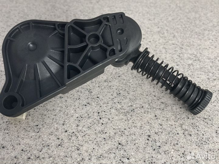 Кулиса крепления тросов МКПП рапид пооо