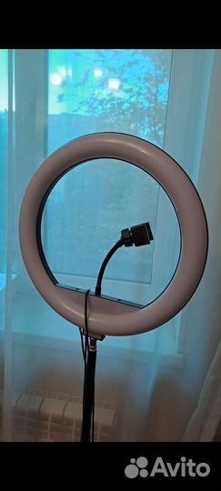Кольцевая лампа со штативом