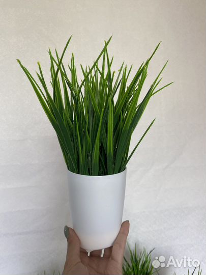 Осока искуственная в кашпо
