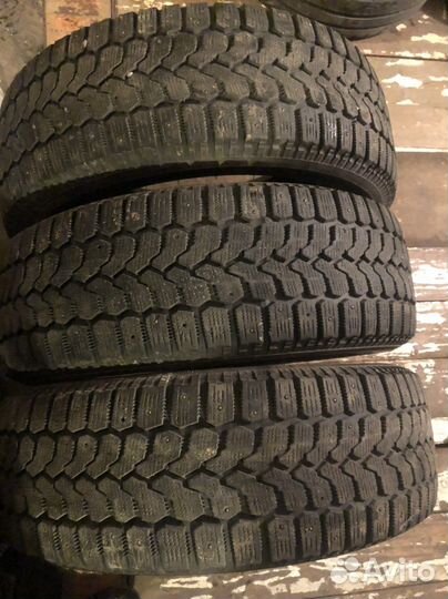 Yokohama Ice Guard Stud IG55 215/60 R17