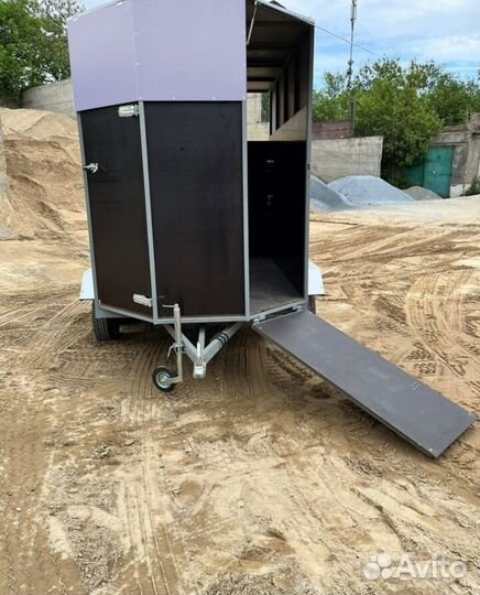 Прицеп коневозка