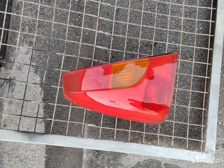 Задний фонарь левый рено Логан 1