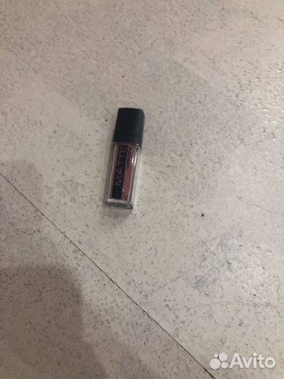 Блески, помады для губ