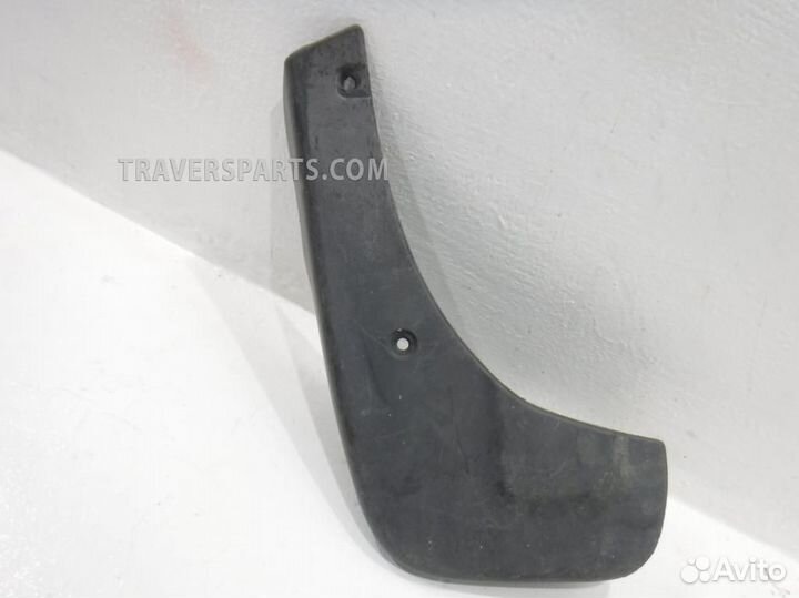 Брызговик передний Ниссан