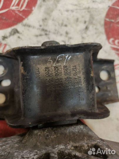 Опора двигателя правая кронштейн Nissan Note E11