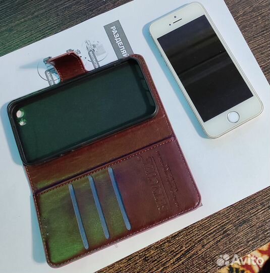 Продам чехол-книжку для телефон iPhone 5s