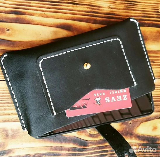 Чехлы на телефон