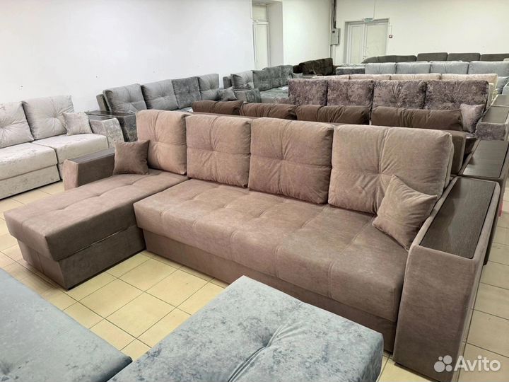 Диван с оттоманкой