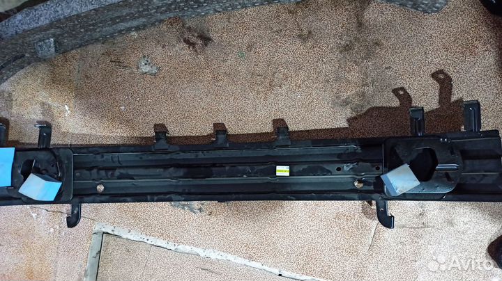 Усилитель переднего бампера Chevrolet Aveo t250