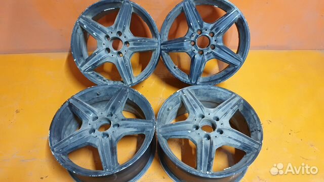Есть трещина. 4 шт. Диски 17 5х112 DIA 66,1