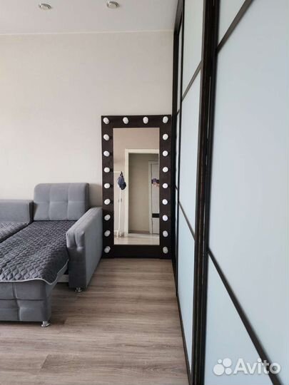 Зеркало с подсветкой в полный рост