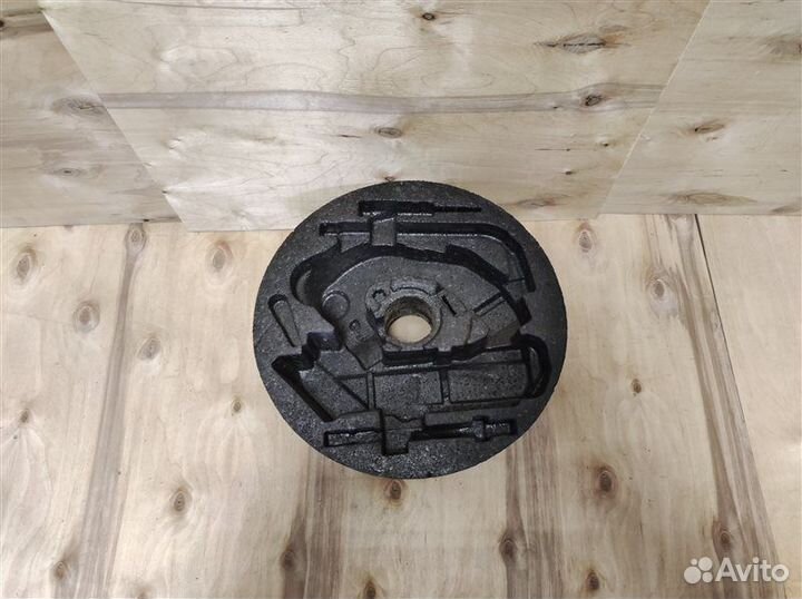 Ниша инструмента Audi A4 B7