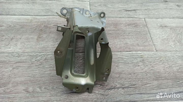 Крепление аккумулятора Honda CRV 3