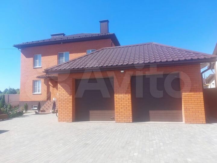 Дом 340 м² на участке 10 сот.