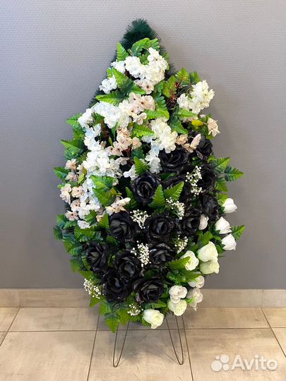 Ритуальные венки корзины цветы