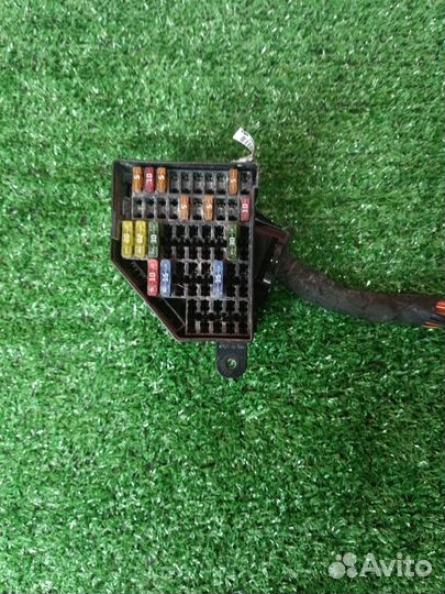 Блок предохранителей Volkswagen Passat B6
