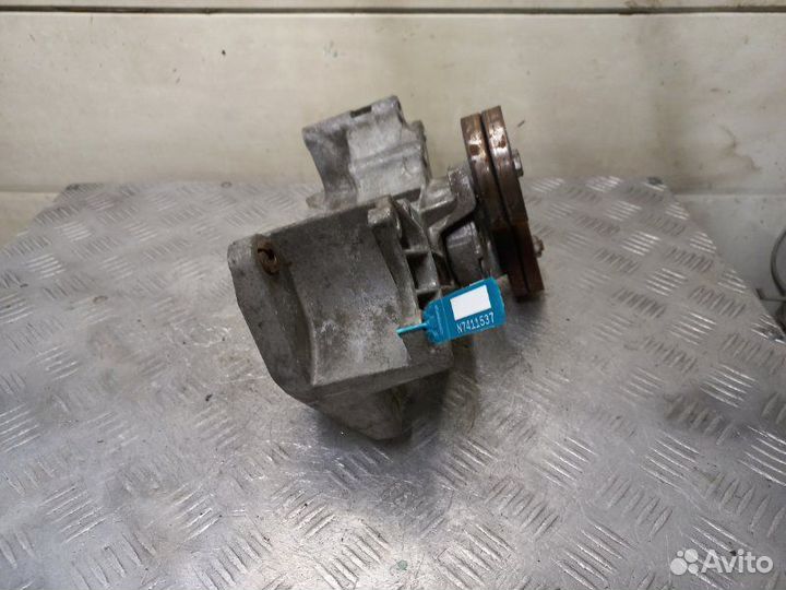 Кронштейн генератора Volkswagen Golf 4 1.4 BCA