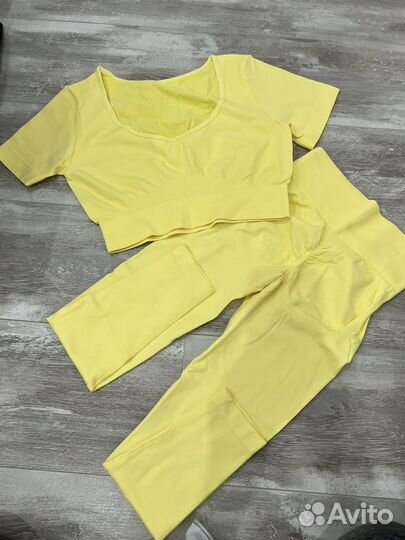 Костюм для йоги