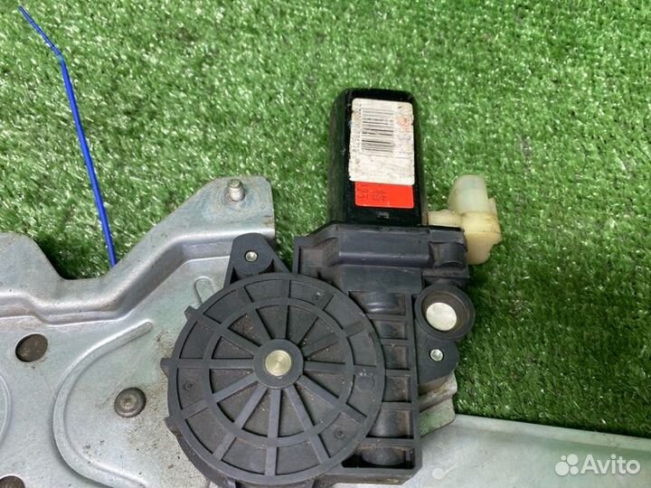 Стеклоподъемник задний правый Kia Picanto 1 1.1