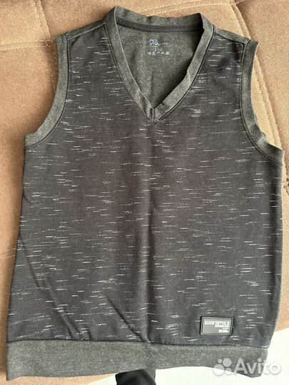 Жилетка для мальчика школьная