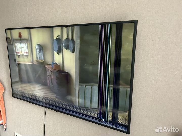 Телевизор Samsung UE55RU7120U, битый
