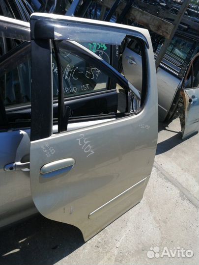 Дверь задняя правая Toyota Funcargo NCP20