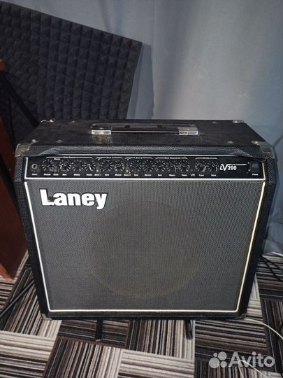 Комбоусилитель Laney lv200