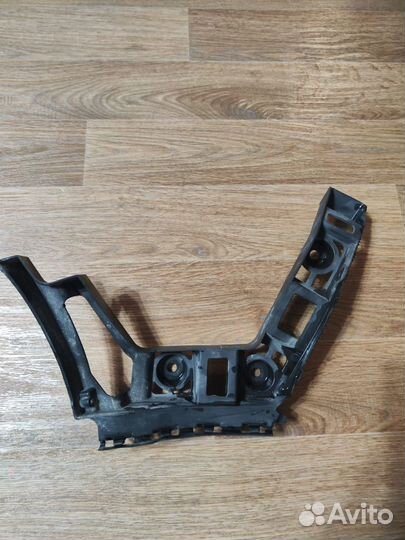 Кронштейн заднего бампера VW Golf 6