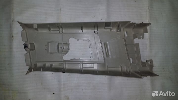 Обшивка стойки левой Митсубиси Аутлендер