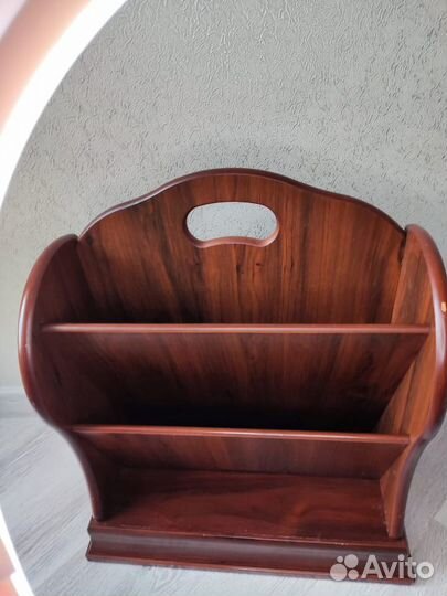 Газетница, Италия