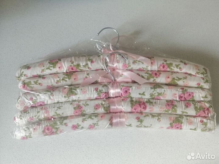 Плечики, вешалка для одежды