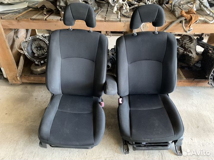 Сиденья передние Toyota Rush, Daihatsu Be-Go