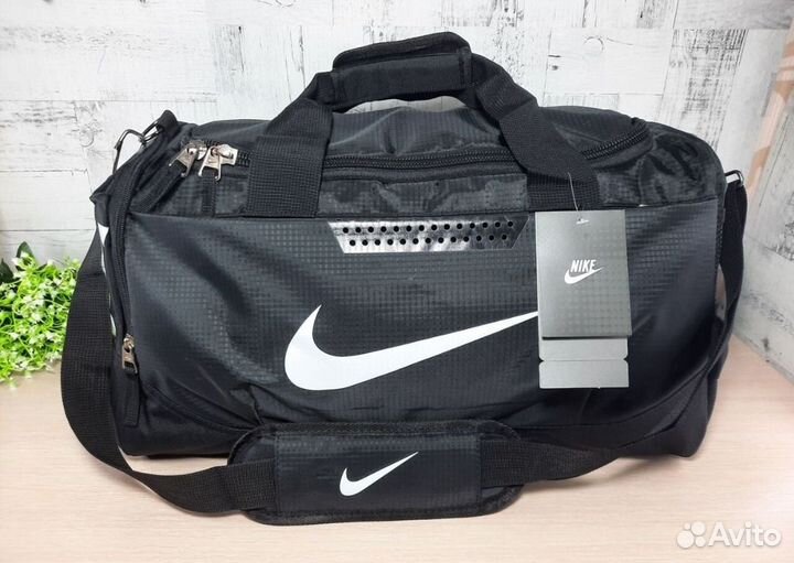 Спортивная сумка Nike