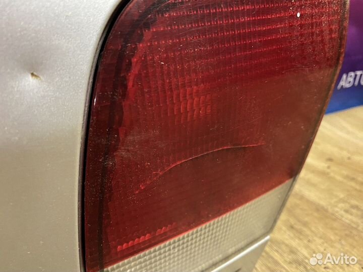 Фонарь задний правый в крышку багажника Цивик Feri