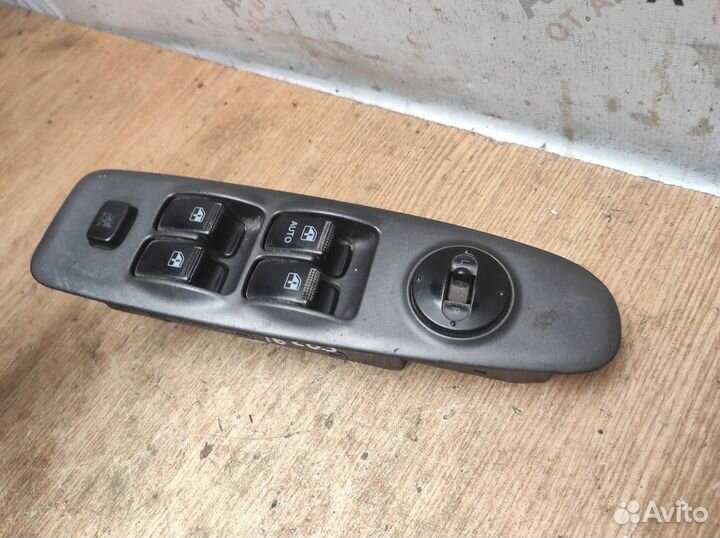 Блок управления стеклоподъемниками Hyundai Elant