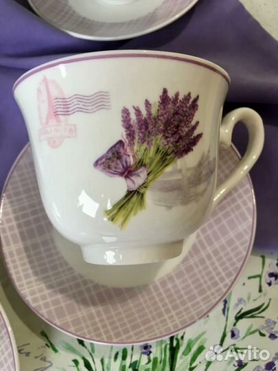Фарфоровые чашки с блюдцем