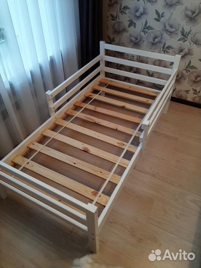 Детская кровать от 3 лет с бортиками с матрасом