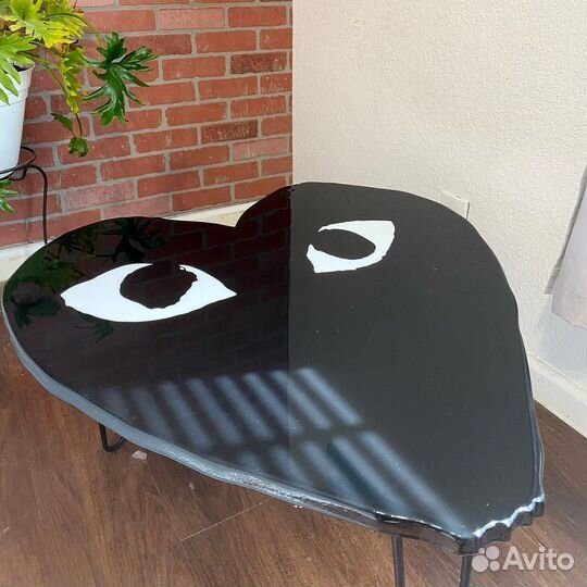 Стол из эпоксидной смолы