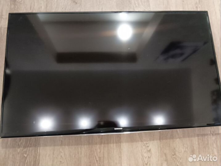 Телевизор самсунг SMART tv