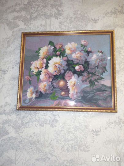 Картина вышита счетным крестом