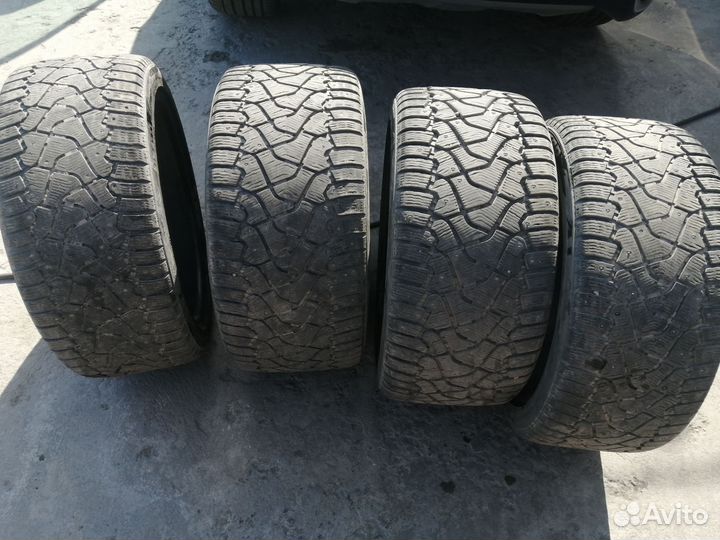Pirelli Ice Zero 275/40 R21 и 305/35 R21 109H