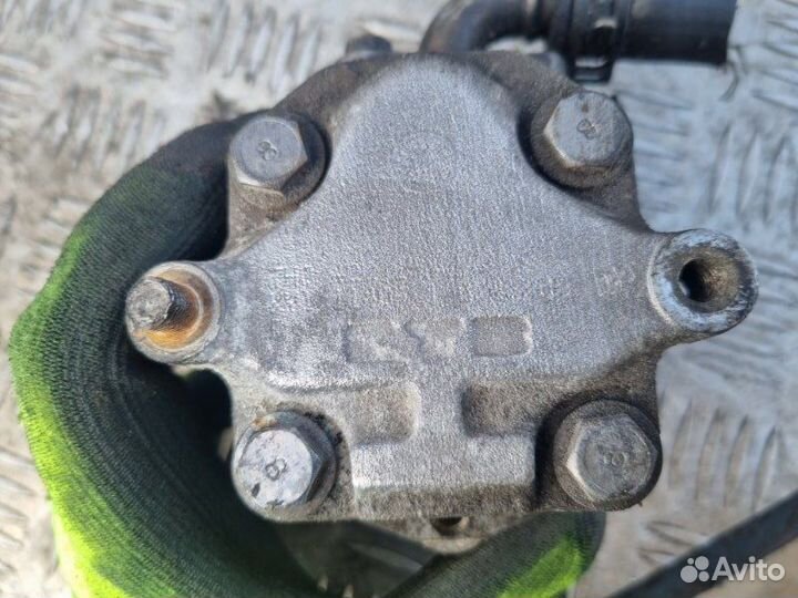 Насос гидроусилителя Volkswagen Transporter T5 AXC