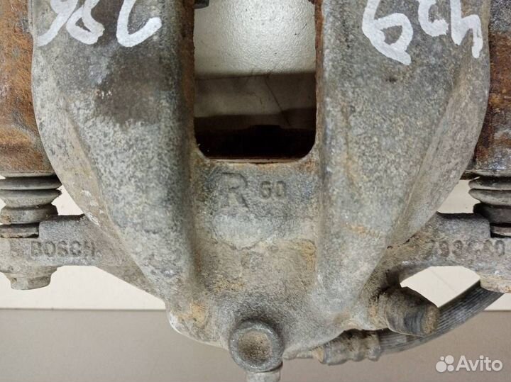 Суппорт передний правый Honda CR-V 2012-2017