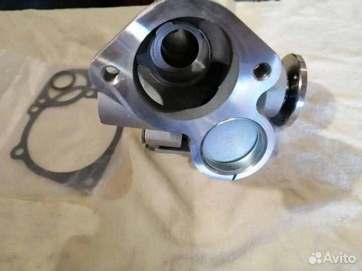 Помпа водяная Hyundai, Mitsubishi