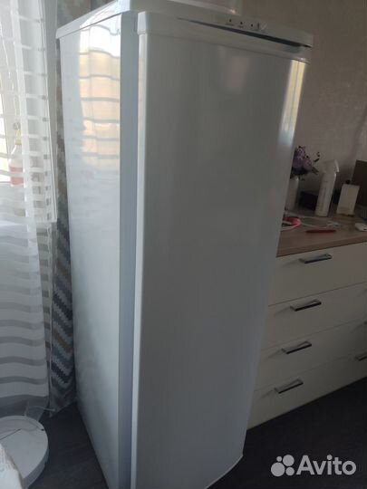 Морозильная камера Бирюса 116 узкая б/у